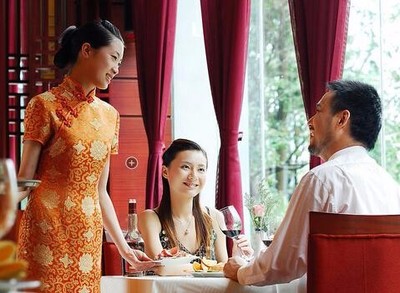 餐饮服务三部曲 经理、主管与服务员的工作流程协同